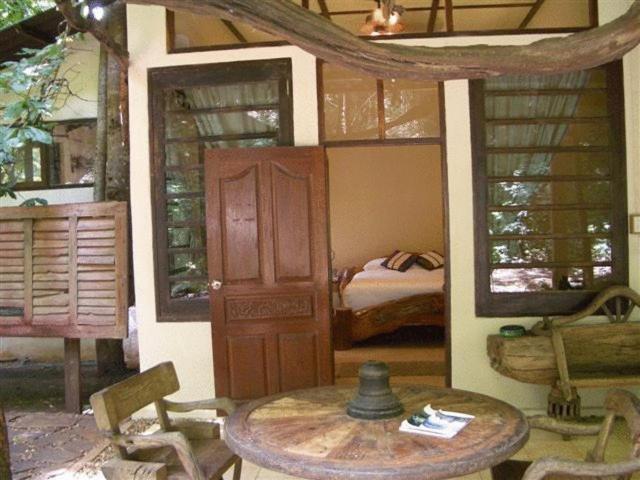 Momchailai Forest Retreat Kanchanaburi Habitación foto